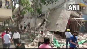 Breaking; ದೆಹಲಿಯಲ್ಲಿ ನಿರ್ಮಾಣ ಹಂತದ ಕಟ್ಟಡ ಕುಸಿತ