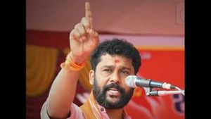 ರಾಹುಲ್ ಗಾಂಧಿ ಆದರೂ ಸರಿ, ಉಳ್ಳಾಲದಲ್ಲಿ ಹಿಂದೂ ಶಾಸಕನಾಗಲಿ; ವಿಎಚ್‌ಪಿ ಅಭಿಯಾನ