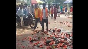 ಧಾರವಾಡದ ನುಗ್ಗೆಕೆರೆಯಲ್ಲಿ ಕಲ್ಲಂಗಡಿ ಅಂಗಡಿ ಧ್ವಂಸ ಪ್ರಕರಣ; ನಾಲ್ವರು ಆರೋಪಿಗಳ ಬಂಧನ 