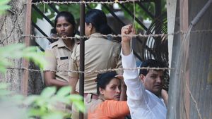 Breaking; ನವನೀತ್ ಕೌರ್ ದಂಪತಿಗಳ ಅರ್ಜಿ ವಜಾಗೊಳಿಸಿದ ಕೋರ್ಟ್