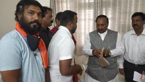 ಸಂತೋಷ್‌ ಆತ್ಮಹತ್ಯೆ: 'ಸಾಕ್ಷಿ ನಾಶಕ್ಕೂ ಮುನ್ನ ಈಶ್ವರಪ್ಪನನ್ನು ಬಂಧಿಸಿ' ಎಎಪಿ ದೂರು
