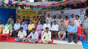ಮೈಸೂರು; ಸಂಗೀತ ವಿವಿ ನೌಕರರಿಂದ ಉಪವಾಸ ಸತ್ಯಾಗ್ರಹ 