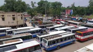 ಉತ್ತರ ಪ್ರದೇಶ: 60 ವರ್ಷ ಮೇಲ್ಪಟ್ಟ ಮಹಿಳೆಯರಿಗೆ ಉಚಿತ ಬಸ್‌ ಪಾಸ್