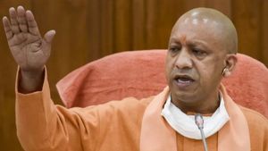 ಯುಪಿ ಆಡಳಿತ ಪುನರ್ ರಚನೆ: 3 ಜಿಲ್ಲಾ ಮ್ಯಾಜಿಸ್ಟ್ರೇಟ್ - 6 ಐಎಎಸ್ ಅಧಿಕಾರಿಗಳ ವರ್ಗಾವಣೆ