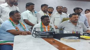 ನಾಯಿ, ನರಿ, ಬೊಗಳಿದರೆ ಉತ್ತರ ಕೊಡಬೇಕಾ? ಸಿದ್ದೇಶ್ವರ್‌ಗೆ ಟಾಂಗ್ ಕೊಟ್ಟ ಮಲ್ಲಿಕಾರ್ಜುನ್