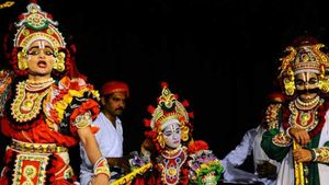 ಯಕ್ಷಗಾನಕ್ಕೆ ಧರ್ಮ ಬಂಧನ ಇಲ್ಲ, ಧ್ವನಿವರ್ಧಕ ಬಳಕೆಗೆ ಅವಕಾಶ ನೀಡಿ 