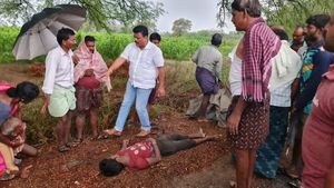 ಚಿತ್ರದುರ್ಗ; ಆಲಿಕಲ್ಲು ಮಳೆ ಆರ್ಭಟ, ಅಪಾರ ಬೆಳೆ ನಷ್ಟ