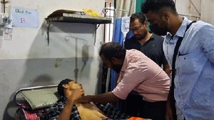 ಧಾರ್ಮಿಕ ಟೋಪಿ ಧರಿಸಿ ಕಾಲೇಜಿಗೆ ಬಂದ ವಿದ್ಯಾರ್ಥಿಗೆ ಥಳಿತ: 7 ಮಂದಿ ವಿರುದ್ಧ FIR