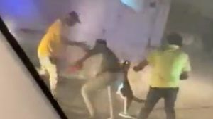 'ಶೌರ್ಯ ಮತ್ತು ಧೈರ್ಯಕ್ಕೆ ಸೆಲ್ಯೂಟ್': ಚಿರತೆ ಹಿಡಿದ ಪೊಲೀಸ್-ಅರಣ್ಯ ಇಲಾಖೆ