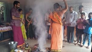 ಶಾಲೆಯಲ್ಲಿ ಗಣಹೋಮ‌ ನಡೆಸಿದಕ್ಕೆ ನೋಟಿಸ್ ಕೊಟ್ಟ ಬಿಇಒ! 