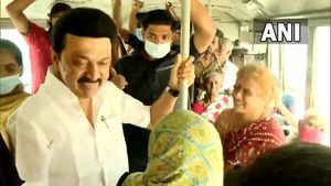 ಸಿಎಂ ಆಗಿ ಒಂದು ವರ್ಷಕ್ಕೆ ಬಸ್ ಹತ್ತಿದ ಸ್ಟಾಲಿನ್; ಜನತೆಗೆ 5 ಕೊಡುಗೆ
