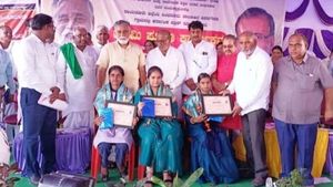ರಾಯಚೂರು; ಕರ್ನಾಟಕ ಪಬ್ಲಿಕ್ ಶಾಲೆಗೆ ಶಂಕು ಸ್ಥಾಪನೆ 