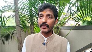 ಹುಟ್ಟು ಹಬ್ಬದ ನೆಪದಲ್ಲಿ ರಘು ಆಚಾರ್ ಚುನಾವಣಾ ತಯಾರಿ?