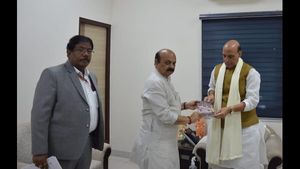 ಬೆಳಗಾವಿ: 700 ಎಕರೆ ಜಮೀನು ಹಸ್ತಾಂತರಕ್ಕೆ ರಾಜನಾಥ್ ಸಿಂಗ್ ಭರವಸೆ