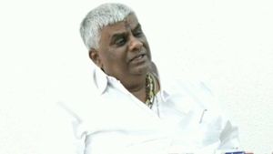 ಹಾಸನ ಡಿಸಿ ಎಷ್ಟು ದಿನ ಆಟ ಆಡುತ್ತಾರೆ ಎಂದು ನಾನೂ ನೋಡುತ್ತೇನೆ: ಎಚ್‌.ಡಿ. ರೇವಣ್ಣ
