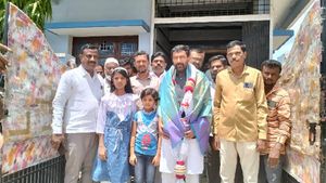 ಪಠ್ಯ ಪುಸ್ತಕಗಳಲ್ಲಿ ರಾಜಕೀಯ ಸೇರಿಸಬೇಡಿ: ಸಲೀಂ ಅಹ್ಮದ್