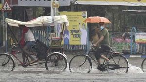 ದೆಹಲಿಯಲ್ಲಿ ಮತ್ತೆ ಹವಾಮಾನ ಬದಲಾವಣೆ: ಕೆಲವೊಮ್ಮೆ ಬಿಸಿಲು, ಕೆಲವೊಮ್ಮೆ ಮಳೆ 