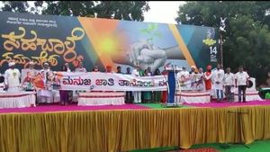ಸಂವಿಧಾನದ ಮೇಲೆ ಬುಲ್ಡೋಜರ್‌ ಚಲಾಯಿಸಲಾಗುತ್ತಿದೆ 