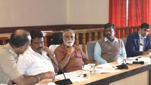 ಕೊಡಗಿನಲ್ಲಿ ಭೂ ಕಂಪನ; ಜನರ ಆತಂಕ ದೂರ ಮಾಡಿದ ಸಚಿವರು 