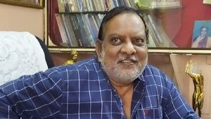 ಪಠ್ಯಪುಸ್ತಕ ಪರಿಷ್ಕರಣೆ ಬಗ್ಗೆ ಪ್ರತಿಕ್ರಿಯಿಸಿದ್ದ ಕಾದಂಬರಿಕಾರ ಬಿ.ಎಲ್‌.ವೇಣುಗೆ ಅನಾಮಧೇಯ ಪತ್ರ