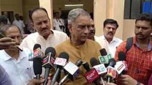 ಸಾಧನೆ ಪುಸ್ತಕದಲ್ಲಿ ರಾಷ್ಟ್ರೀಯ ಮತ್ತು ರಾಜ್ಯದ ಲಾಂಛನ ದುರಪಯೋಗ 