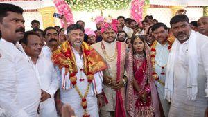 ರೊಟ್ಟಿ, ಬೊಂಡಕ್ಕೆ ದರ ನಿಗದಿಯಂತೆ ಸರ್ಕಾರಿ ಹುದ್ದೆ ಬಿಕರಿ; ಡಿಕೆಶಿ