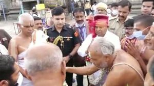  ಬೇಲೂರು, ಹಳೆಬೀಡಿನ ದೇಗುಲಗಳ ಸೌಂದರ್ಯ ಕಣ್ತುಂಬಿಗೊಂಡ ಗೆಹ್ಲೋಟ್