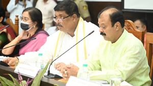 ಗ್ರಾಮೀಣ ರಸ್ತೆ ದುರಸ್ತಿ; ಎನ್‌ಎಚ್‌ಎಐ ಅಧಿಕಾರಿಗಳ ವಿರುದ್ಧ ಗೋಪಾಲಯ್ಯ ಗರಂ 
