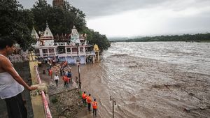 ಜಮ್ಮು ಮತ್ತು ಕಾಶ್ಮೀರದಲ್ಲಿ ಭಾರಿ ಮಳೆ: ಭೂಕುಸಿತ, ಪ್ರವಾಹದಿಂದ ನಲುಗಿದ ಕಣಿವೆ ರಾಜ್ಯ
