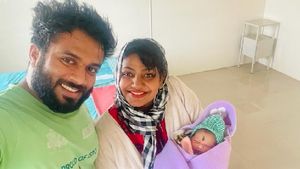 ಪ್ಯಾಟೇ ಹುಡ್ಗಿ ಹಳ್ಳಿ ಲೈಫ್ ಶೋನ ಪೂರ್ಣಿಮಾಗೆ ಹಳ್ಳಿ ಆಸ್ಪತ್ರೆಯಲ್ಲಿಯೇ ಹೆರಿಗೆ
