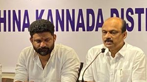 ರೋಹಿತ್ ಚಕ್ರತೀರ್ಥ ಧಮ್ ಇದ್ದರೆ ಮಂಗಳೂರಿಗೆ ಬರಲಿ: ಮಿಥುನ್ ರೈ ಸವಾಲ್ 