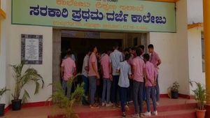 ಪುತ್ತೂರು ಕಾಲೇಜಿನಲ್ಲಿ ಹಿಜಾಬ್‌ ಧರಿಸಿ ಬಂದ 6 ವಿದ್ಯಾರ್ಥಿನಿಯರು ಅಮಾನತು 