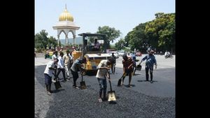 ಜೂ.21ರಂದು ಪ್ರಧಾನಿ ಮೈಸೂರಿಗೆ: ರಸ್ತೆಗಳಿಗೆ ಡಾಂಬರ್ ಭಾಗ್ಯ