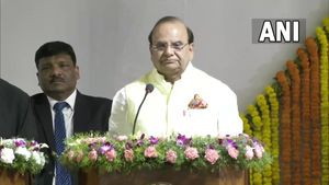  ಭ್ರಷ್ಟಾಚಾರ: ದೆಹಲಿ ಉಪ ಕಾರ್ಯದರ್ಶಿ ಅಮಾನತುಗೊಳಿಸಿದ ಗವರ್ನರ್‌