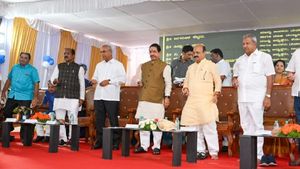 ಹುಬ್ಬಳ್ಳಿ- ಧಾರವಾಡ ಸ್ಮಾರ್ಟ್ ಸಿಟಿ ಯೋಜನೆಗೆ ಸಿಎಂ ಡೆಡ್‌ಲೈನ್