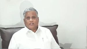 ಕಾಂಗ್ರೆಸ್ ಶಾಸಕರನ್ನು ಹೊಗಳಿದ ಸೋಮಣ್ಣ; ವೇದಿಕೆಯಲ್ಲಿ ಇತರ ಬಿಜೆಪಿಗರಿಗೆ ಸುಸ್ತೋಸುಸ್ತು