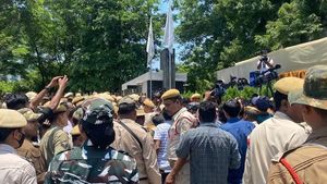 ಮಹಾ ಬಿಕ್ಕಟ್ಟು: ಬಂಡಾಯ ಶಾಸಕರಿಗೆ ಆತಿಥ್ಯ- ಅಸ್ಸಾಂ ಹೋಟೆಲ್‌ನ ಹೊರಗೆ ಟಿಎಂಸಿ ಪ್ರತಿಭಟನೆ