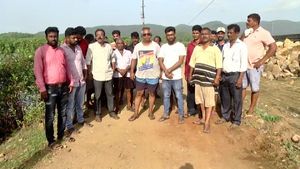 ನೆಲೆ‌ ಕಳೆದುಕೊಳ್ಳುವ ಆತಂಕದಲ್ಲಿ ಕಾರವಾರದ ಮೀನುಗಾರರು! 