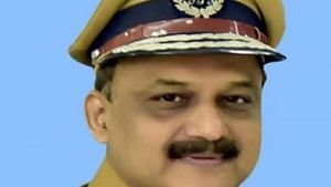ಸರಕಾರ ಪತನದ ಜೊತೆಗೆ ಮುಂಬೈಗೆ ಹೊಸ ಕಮಿಷನರ್; ಯಾರು ವಿವೇಕ್ ಪಣಸಾಲ್ಕರ್?