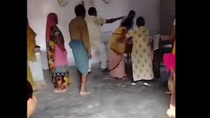 ವಿಡಿಯೋ: ಸರ್ಕಾರಿ ಶಾಲೆಯಲ್ಲಿ ಶಿಕ್ಷಕಿಗೆ ಶೂಗಳಿಂದ ಥಳಿಸಿದ ಪ್ರಾಂಶುಪಾಲರು 