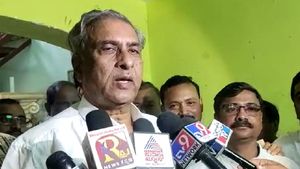  ಕೊಲೆ ಮಾಡಿದವರನ್ನು ಶೂಟೌಟ್ ಮಾಡಬೇಕು; ಮುಂದೆ ಏನಾಗುತ್ತೆ ನೋಡೋಣ- ಬಸವರಾಜ ಹೊರಟ್ಟಿ 