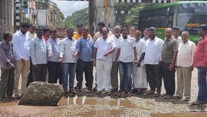  ದಾವಣಗೆರೆ: ಈರುಳ್ಳಿ ಮಾರ್ಕೆಟ್‌ನ ಸೇತುವೆ ಅವ್ಯವಸ್ಥೆ, ಯಾಮಾರಿದರೆ ಅಪಾಯ ಖಚಿತ..! 