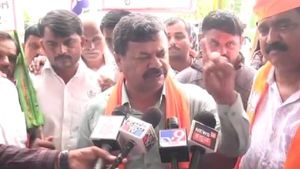 ಎಲ್ಲರೂ ಮಲಗಿದ ಮೇಲೆ ಸಮೀಕ್ಷೆ ಮಾಡಿದ್ದಕ್ಕೆ ಕಾಂಗ್ರೆಸ್‌ಗೆ120 ಸೀಟು: ರೇಣುಕಾಚಾರ್ಯ ಲೇವಡಿ