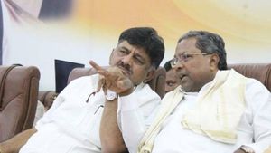  40 ವರ್ಷ ರಾಜಕಾರಣ ಮಾಡಿರುವ ಸಿದ್ದರಾಮಯ್ಯ ಸಾಧನೆ ಮೆಲುಕು ಹಾಕಿದ್ರೆ ತಪ್ಪೇನು?: ಡಿಕೆಶಿ ಪ್ರಶ್ನೆ 