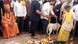  ಹುಬ್ಬಳ್ಳಿಯಲ್ಲಿ ಲಿಂಗಾಯಿತ ಸಂಪ್ರದಾಯದಂತೆ ನೆರವೇರಿದ ಚಂದ್ರಶೇಖರ್ ಅಂತ್ಯ ಸಂಸ್ಕಾರ 