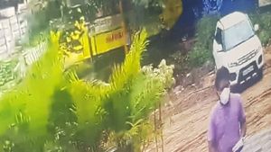  ಹೋಟೆಲ್ ಸಿಬ್ಬಂದಿ ಮುಂದೆಯೇ ಚಂದ್ರಶೇಖರ ಗುರೂಜಿ ಹತ್ಯೆ  