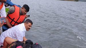 ಕೊಡಗಿನಲ್ಲಿ ಮಳೆಗಾಲ ಬಿರುಸು, ಹಾರಂಗಿ ಜಲಾಶಯಕ್ಕೆ ಬಾಗಿನ ಅರ್ಪಣೆ 