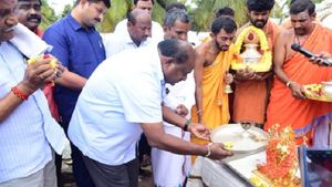 ಮಂಗಳೂರು ಹತ್ಯೆಗಳನ್ನು ರಾಜಕೀಯವಾಗಿ ಬಂಡವಾಳ ಮಾಡಿಕೊಳ್ಳುವ ಷಡ್ಯಂತ್ರ ನಡೆಯುತ್ತಿದೆ : ಹೆಚ್‌ಡಿಕೆ