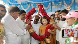  ಕಾಂಗ್ರೆಸ್, ಬಿಜೆಪಿಗಿಂತ ಜೆಡಿಎಸ್ ಹೆಚ್ಚು ಸ್ಥಾನಗಳಲ್ಲಿ ಗೆಲ್ಲುತ್ತದೆ: ಕುಮಾರಸ್ವಾಮಿ 