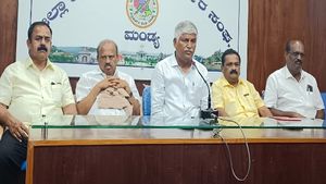 ದೇವೇಗೌಡರ ಬಗ್ಗೆ ಲಘುವಾಗಿ ಮಾತನಾಡಿದ ರಾಜಣ್ಣ ವಿರುದ್ದ ಕಾಂಗ್ರೆಸ್ ಕ್ರಮಕ್ಕೆ ಆಗ್ರಹ 